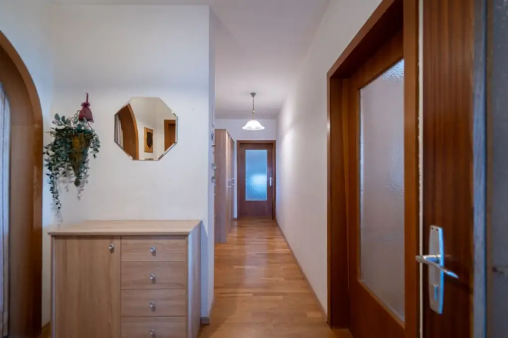 Charmantes Einfamilienhaus mit großzügigem Garten und Pool in Behamberg zu kaufen!