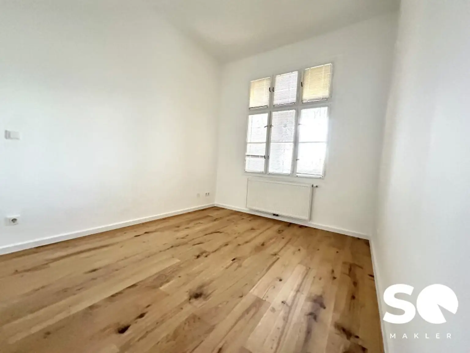 #SQ -  PROVISIONSFREI! ATTRAKTIVE ALTBAUWOHNUNG IN TOPLAGE VON SIMMERING - FRISCH SANIERT