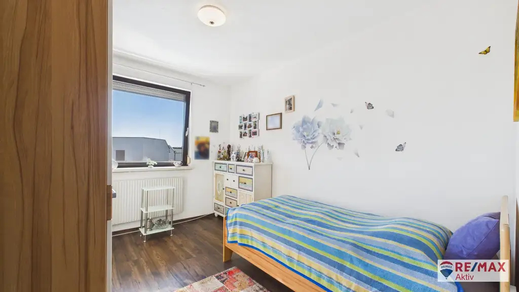 Familienidylle pur – Gepflegte Doppelhaushälfte mit Garten, Terrasse & Carport