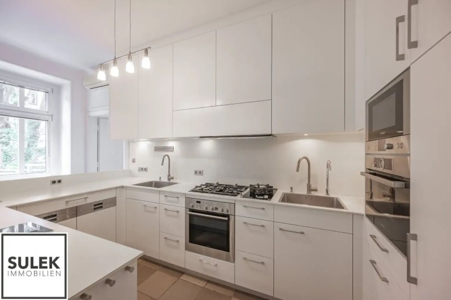 Rarität in der Wehrgasse: großzügige, sanierte Altbauwohnung mit Terrasse ab 01/26 unbefristet mieten!