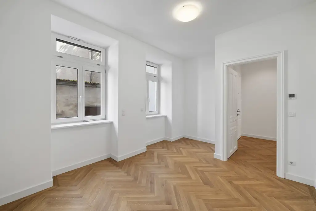 Hochwertig sanierte Altbauwohnung mit Freifläche