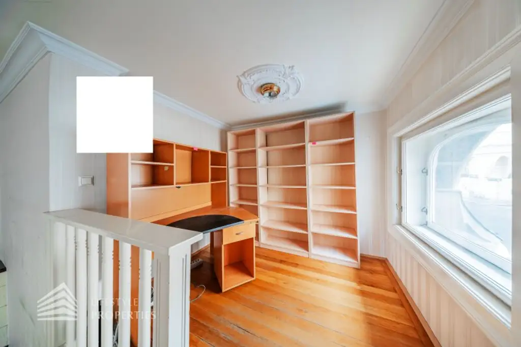 Charmante 3-Zimmer Altbauwohnung mit Loggia, Nähe Volksoper