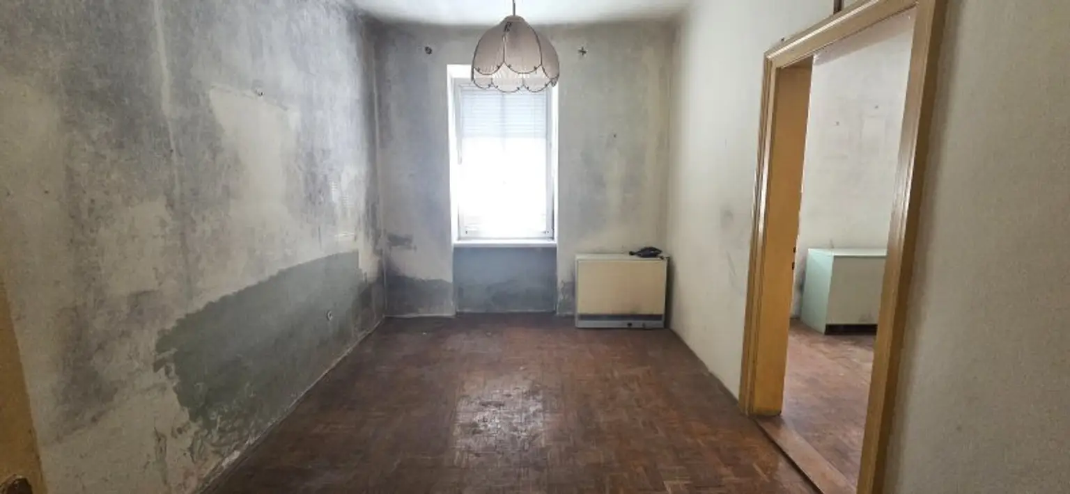 Sanierungsbedürftiges Haus  – Grundstück mit ca. 486 m² in Tribuswinkel bei Baden