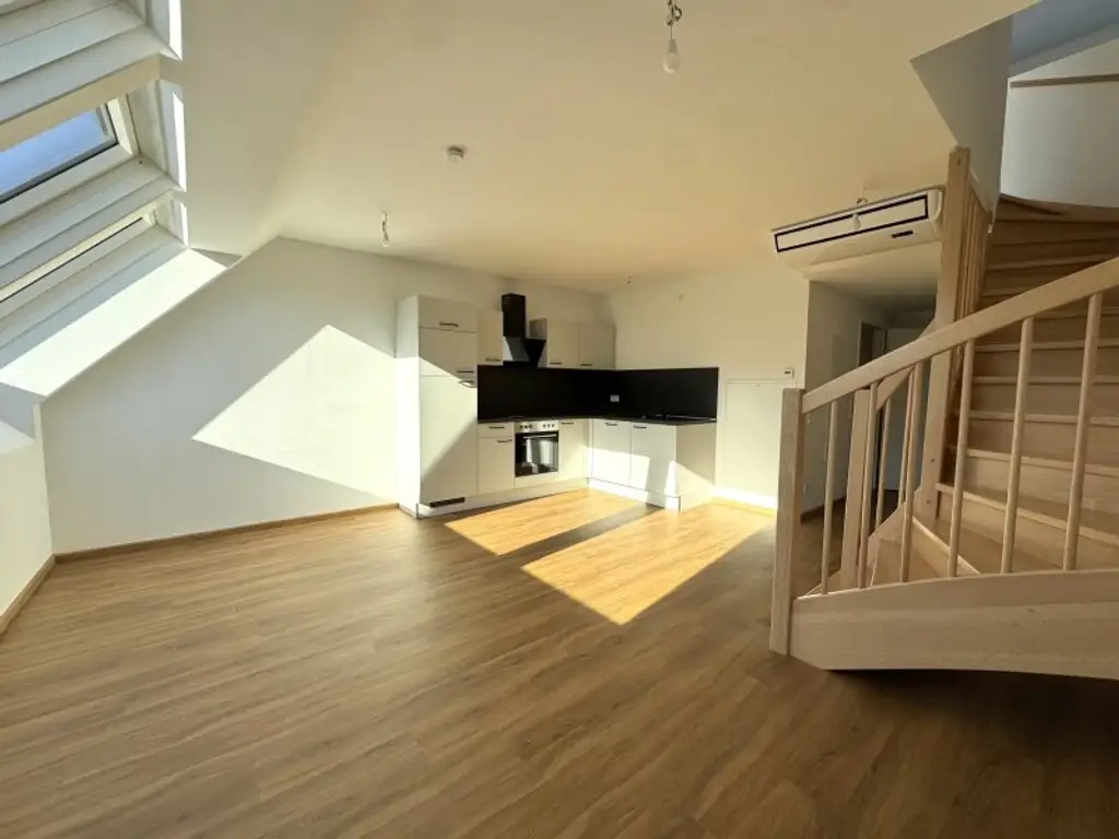 2 Zimmer DG Wohnung mit separatem Arbeitsbereich - großzügige Terrasse & Klimaanlage - Erstbezug - UNBEFRISTETE Mietdauer