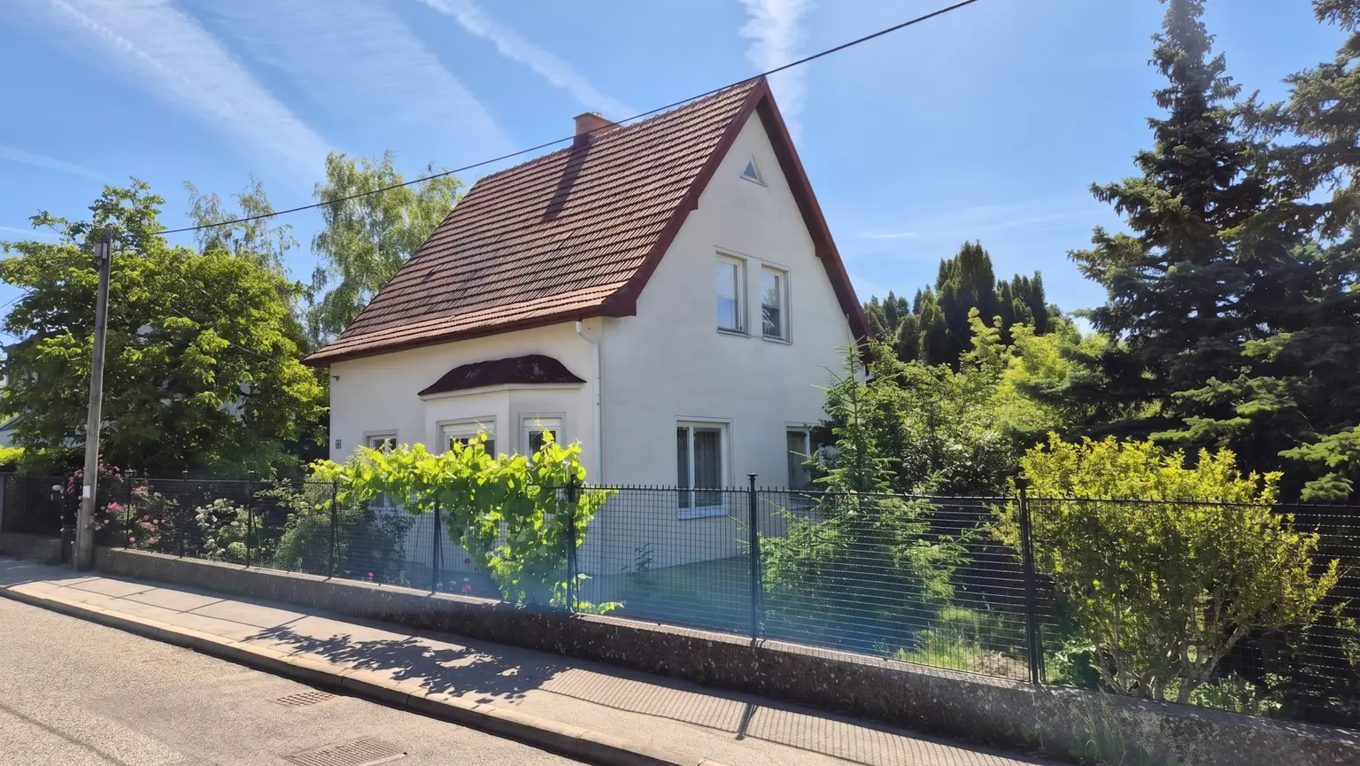 Straßenansicht