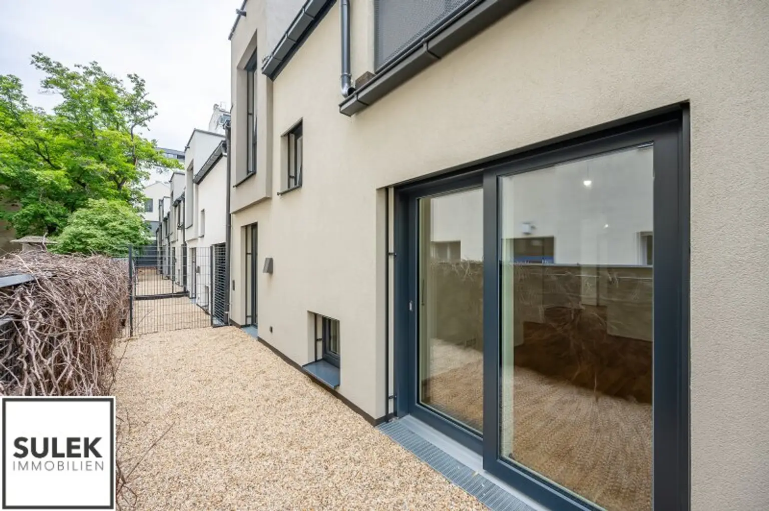 ERSTBEZUG-Townhouse: Exklusives 4-Zimmer-Townhouse mit 2 Terrassen & Tiefgaragen-Option - ab sofort