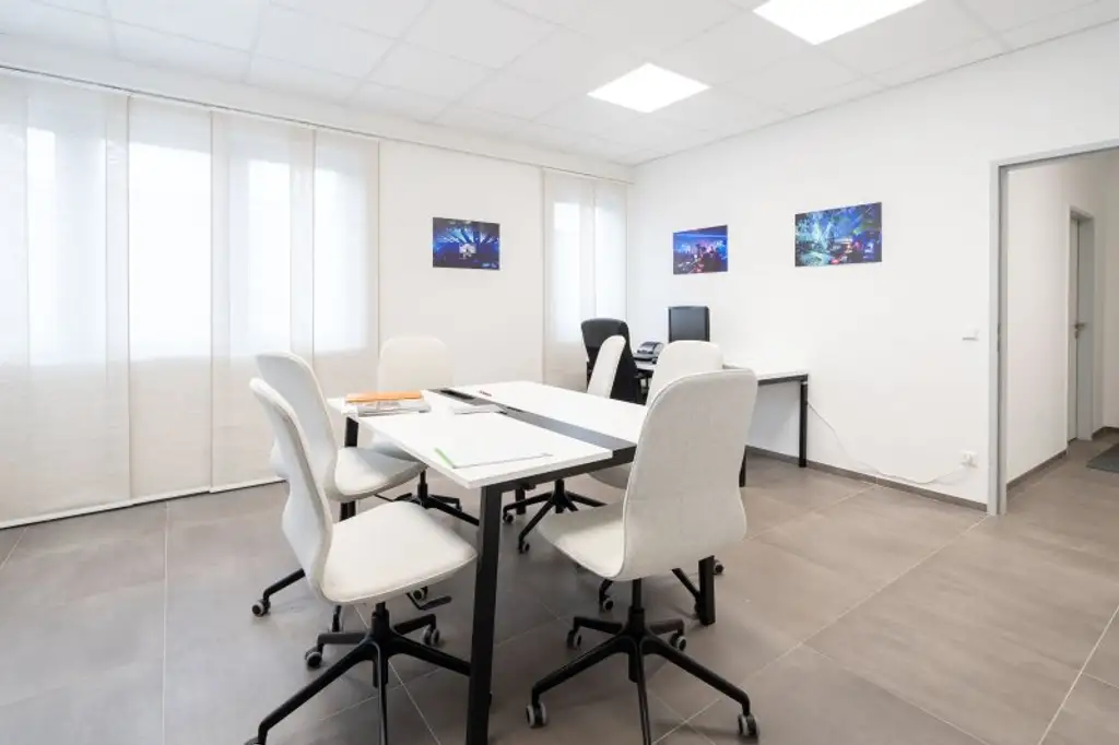 Gewerbeobjekt TOP 1 mit Werkstatt und Büros in Buchkirchen zu kaufen!