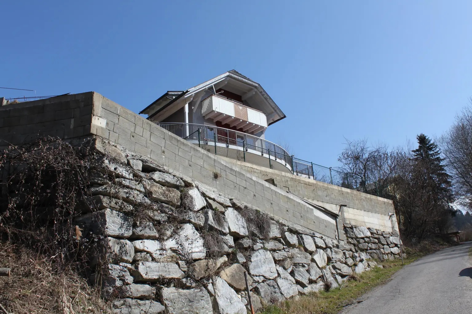 Wohnhaus mit Panoramablick & Entwicklungspotenzial nahe Spittal an der Drau – sonnige Ruhelage