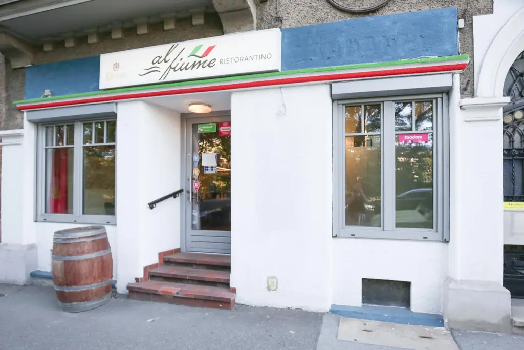 Gastro-Highlight am Grieskai: Stilvolles Restaurant mit Inventar & Potenzial