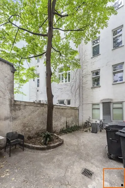 In Bestlage nahe Karmelitermarkt: Zentral begehbare Maisonette-Altbauwohnung in sehr gepflegtem Zustand und freiem Blick