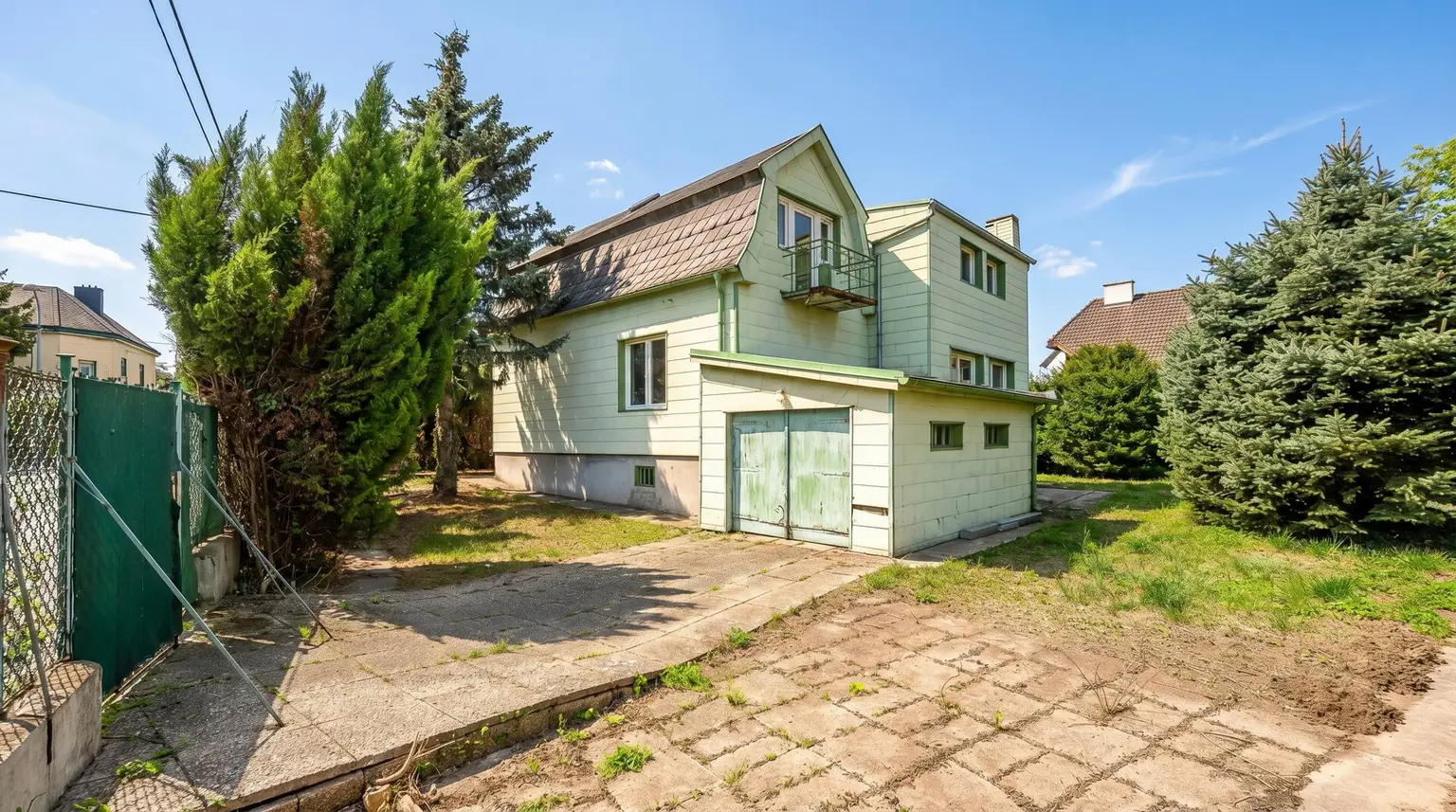 Make it yours: Eckgrundstück in ruhiger Lage – Sanierung oder Abriss für Ihr perfektes neues Zuhause