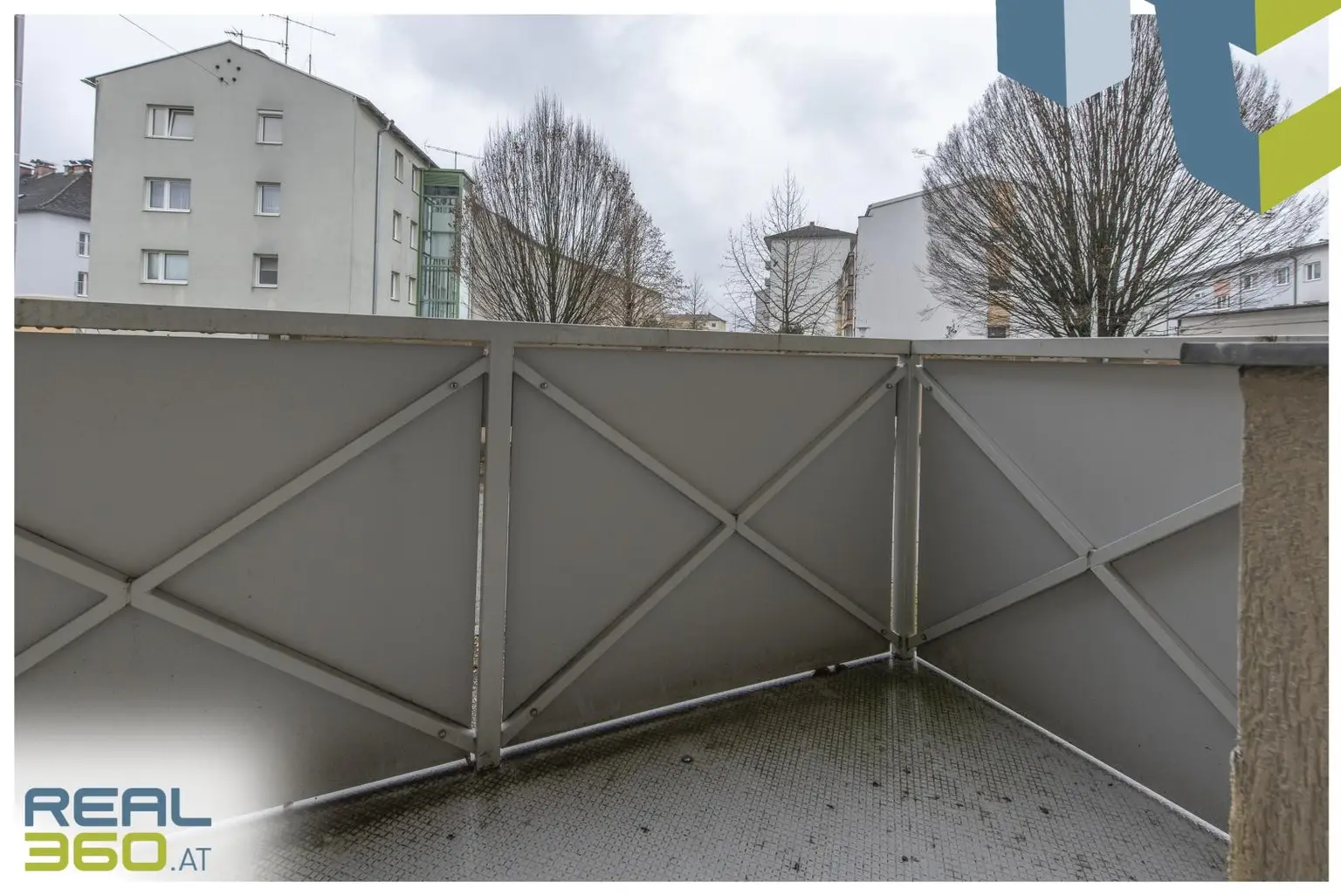 TOP 9 | Sanierte 3-Zimmerwohnung mit Balkon in Ruhelage inkl. Küche ist bereit für Sie! (Auch WG-geeignet)