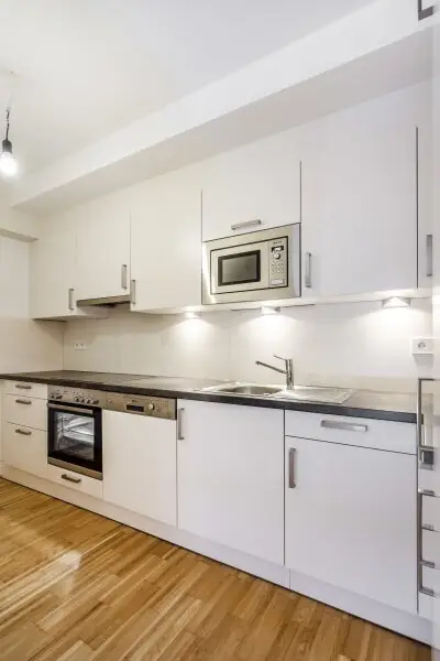 **Hofseitiger Balkon** Modernes Wohnen in ruhiger Lage