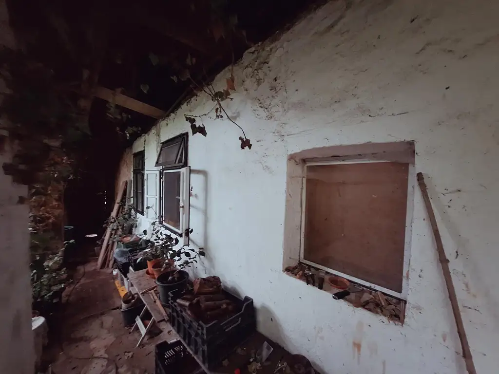 Ehemaliges Bauernhaus auf Bauland Agrargebiet