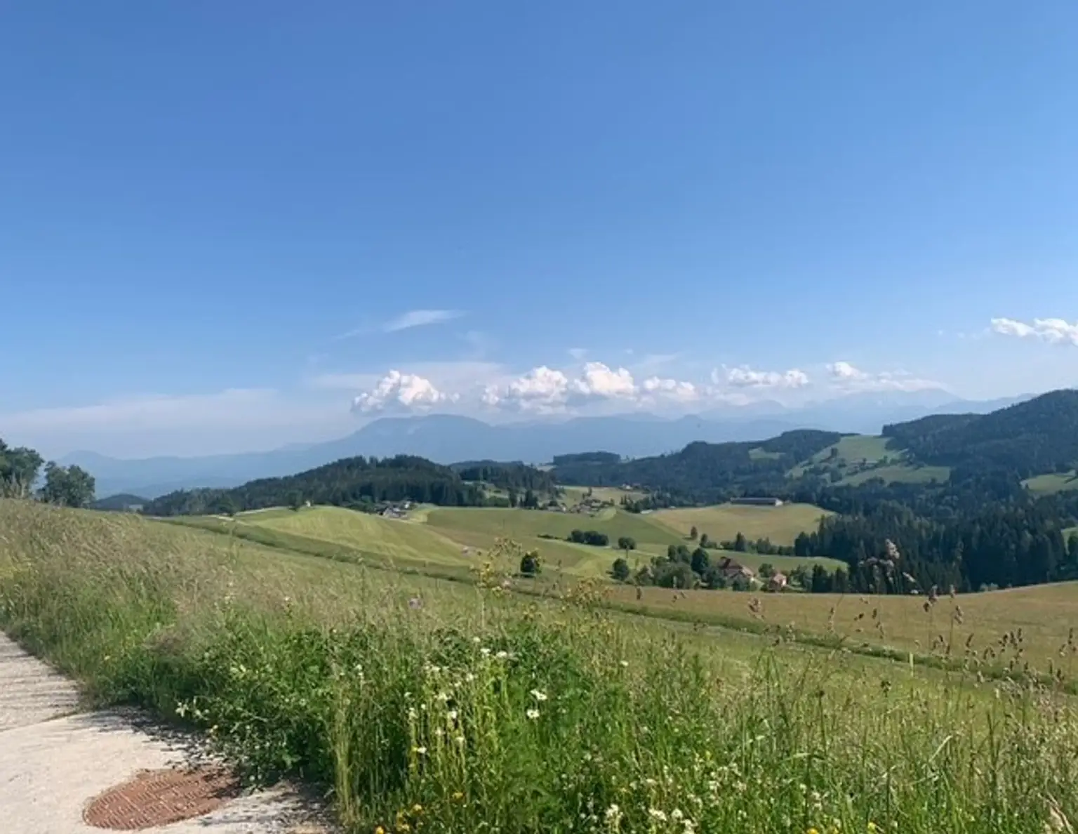 Sonniges Baugrundstück mit Karawankenblick
