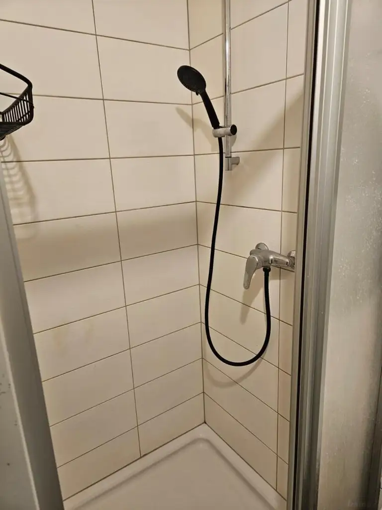 Bei XXX-Lutz, Wohnung mit Wohn-Essküche und 1 Zimmer ++Videorundgang++