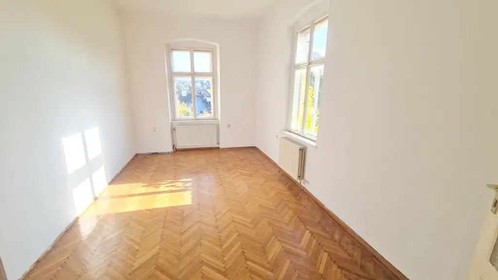 DORNBACH: Repräsentative Villa in Aussichtslage