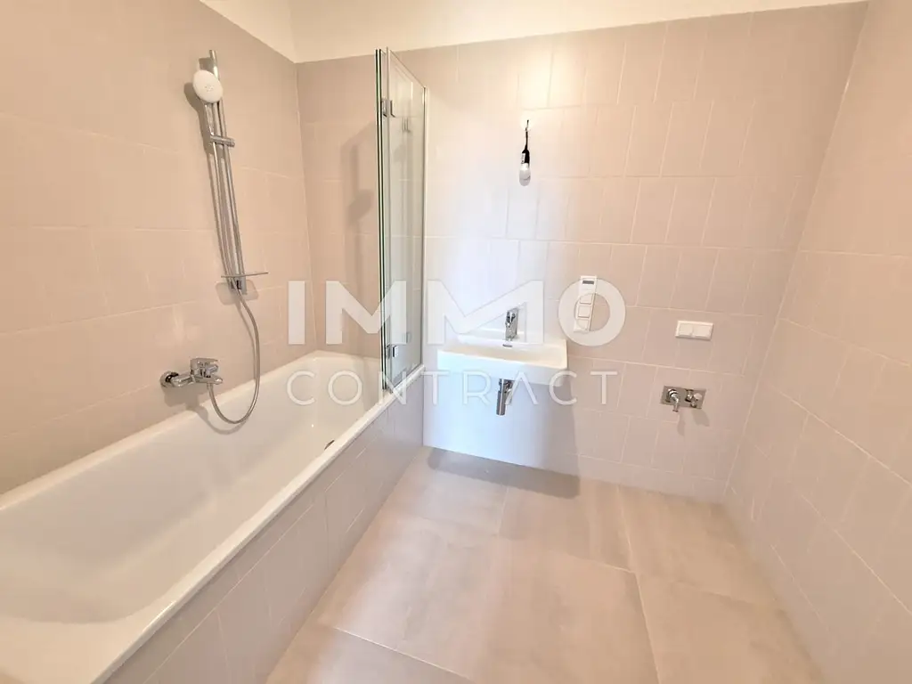 3 -Zimmer mit reichlich Freifläche