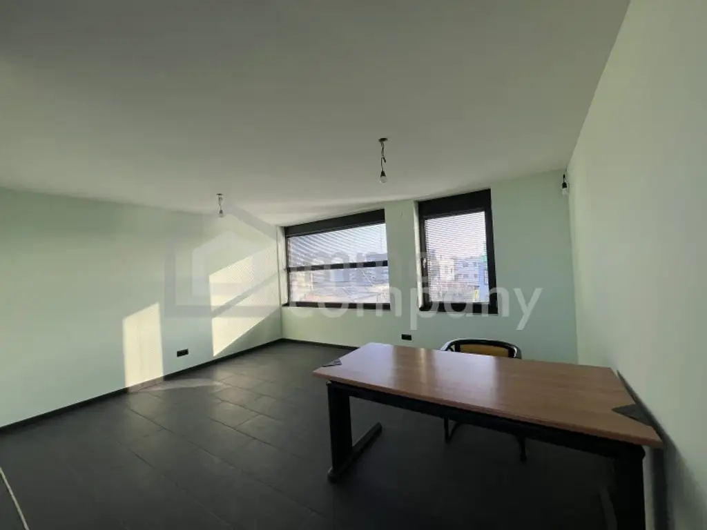 Stilvolles Haus in einer Landhausstadt. 10 Minuten nach Wien.