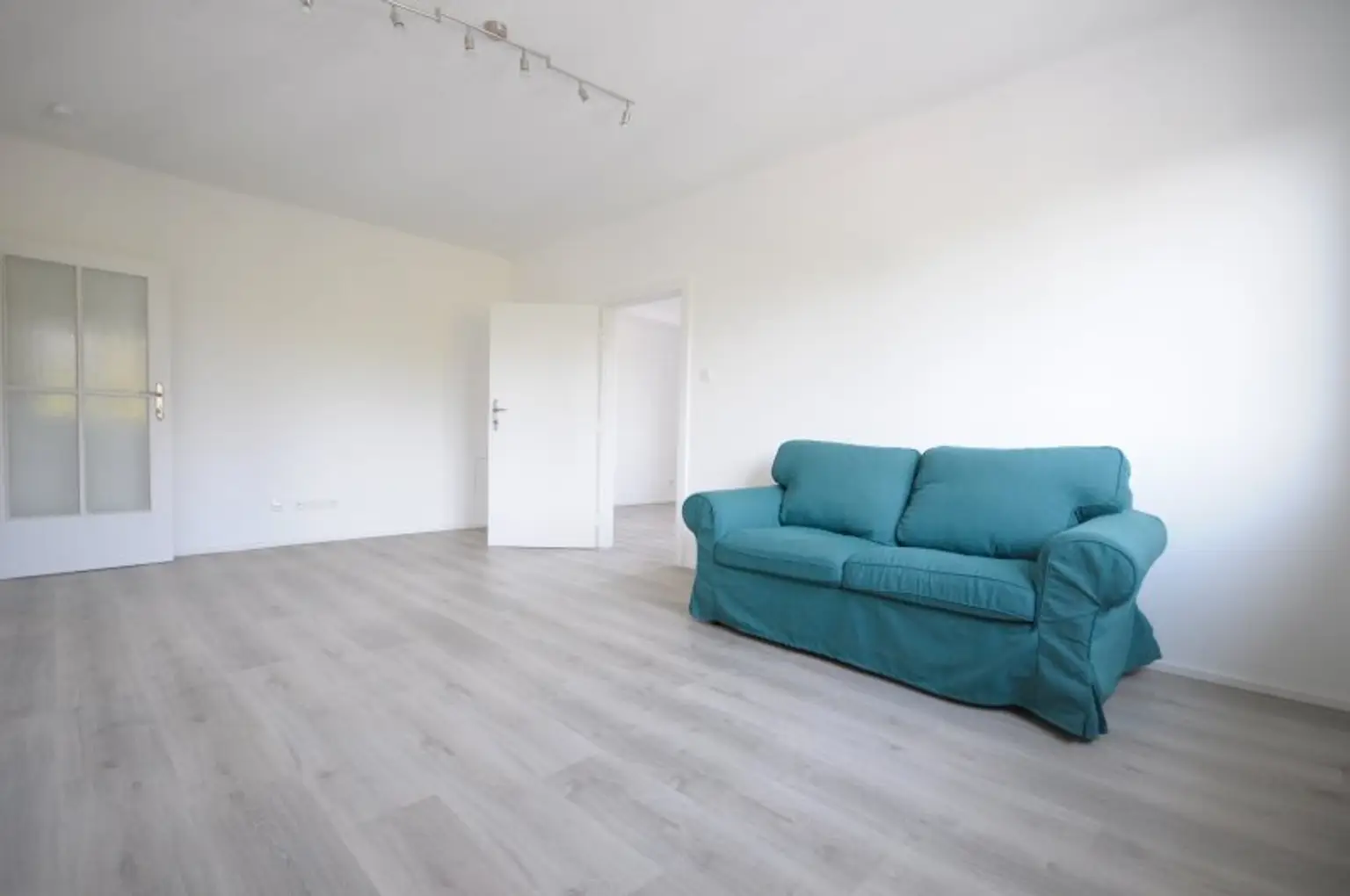IDEALE 3,5 ZIMMER WOHNUNG - PERFEKTE RAUMAUFTEILUNG UND GEMEINSCHAFTSGARTEN
