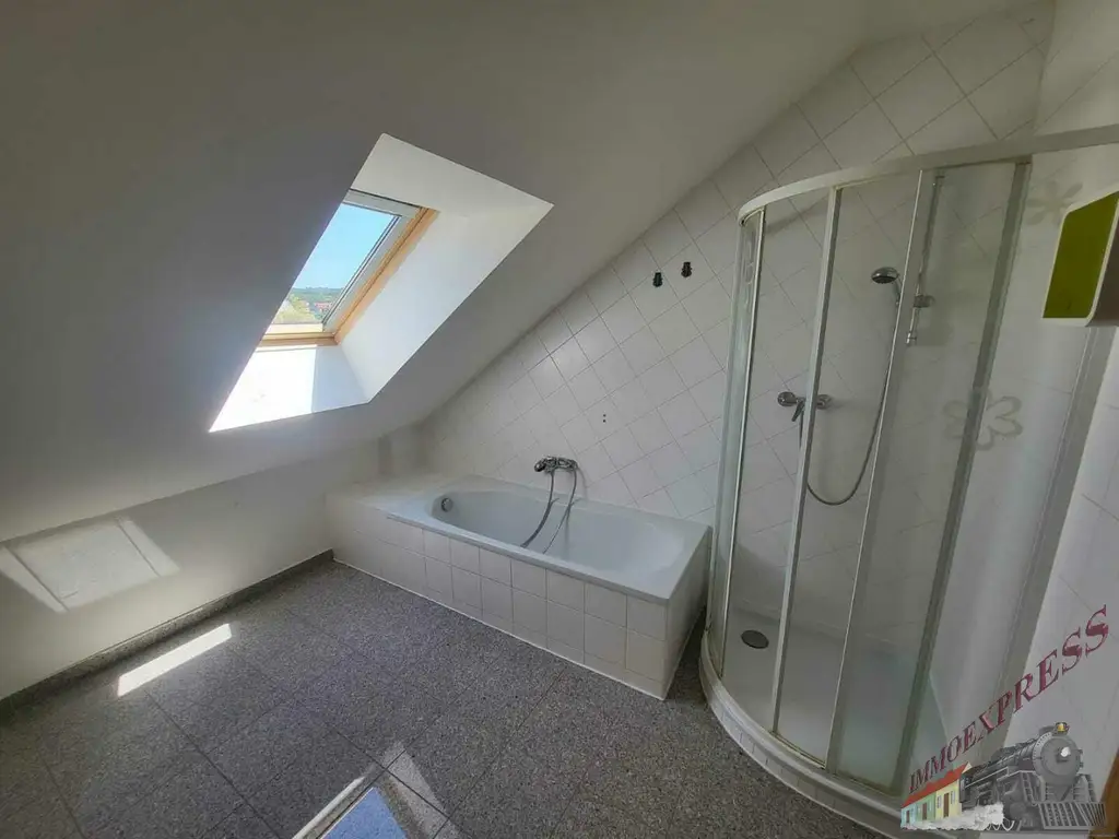 Modernes Mehrfamilienhaus mit 5 Wohneinheiten in Ruhelage – vollvermietet !