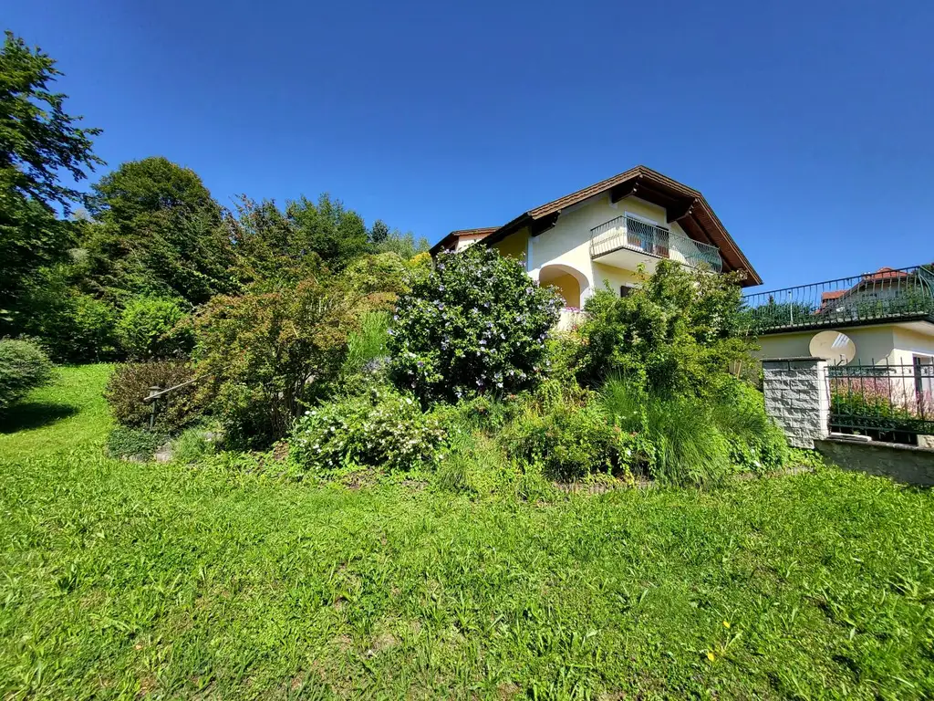 GEPFLEGTES EINFAMILIENHAUS IN ABSOLUTER RUHELAGE