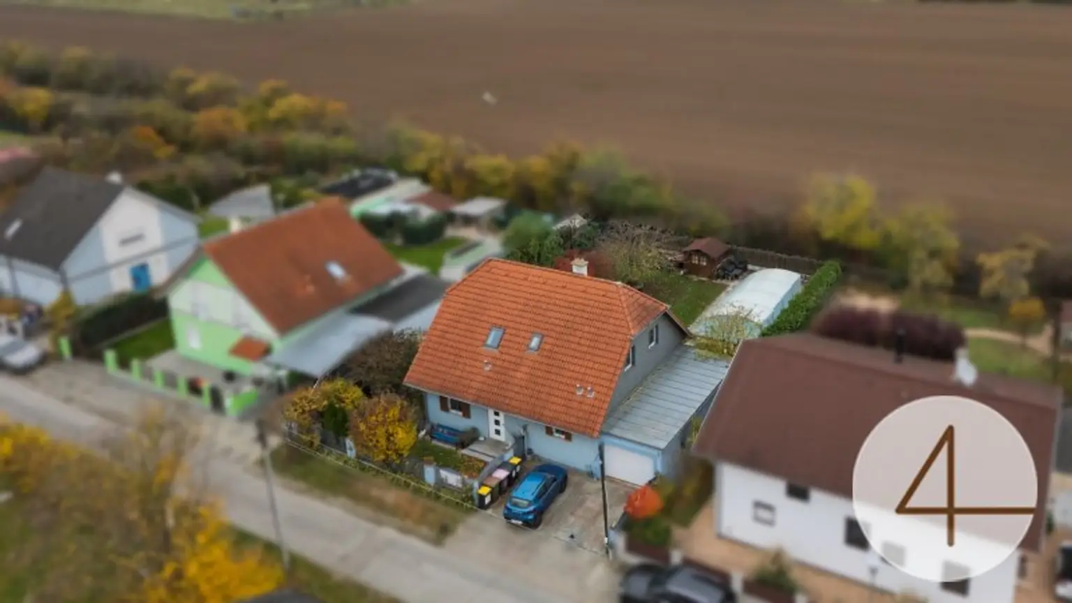 Ihr neues Zuhause: Stilvolles Einfamilienhaus mit Pool in ruhiger Lage