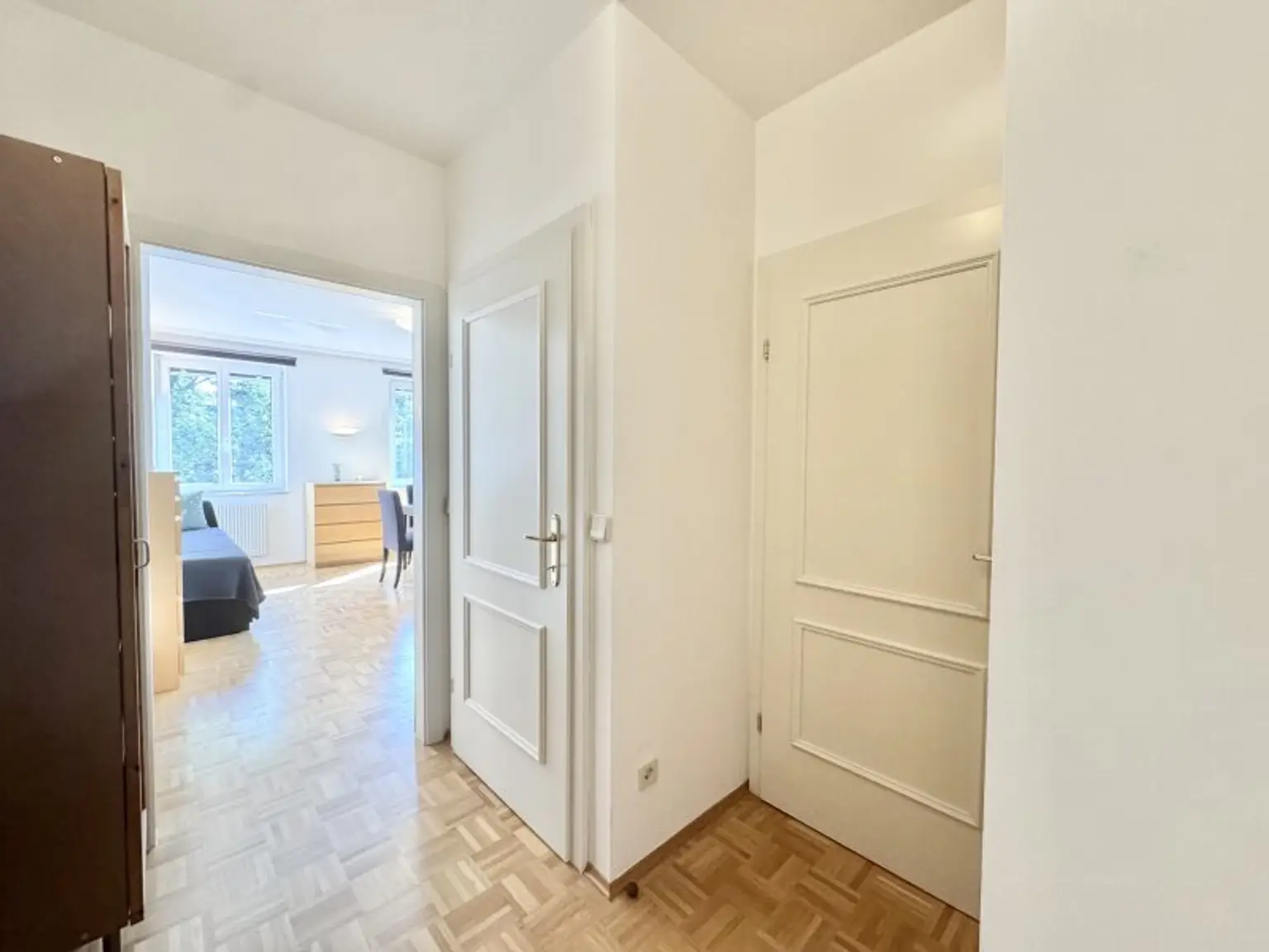 Helles, vollmöbliertes Studio in Ober St. Veit | Garagenstellplatz im Haus