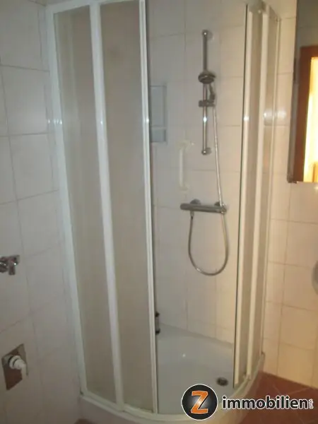 Jennersdorf: Erdgeschoßwohnung, sonnig mit Balkon