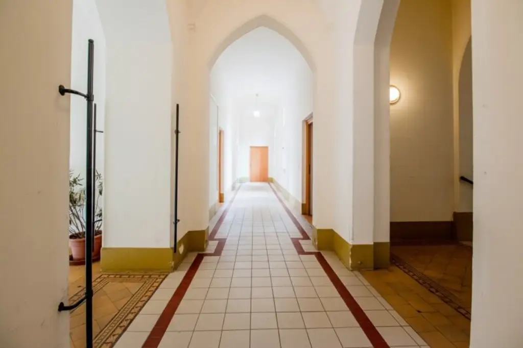 Helle 2-Zimmer-Altbauwohnung im 19. Bezirk – Nähe Hohe Warte / Silbergasse