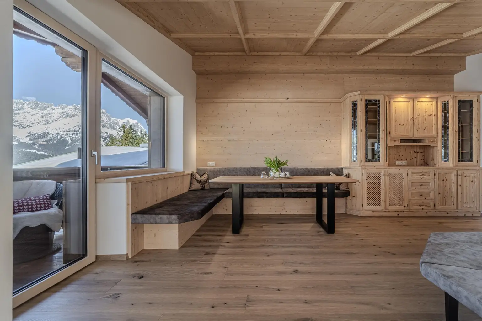 offenes Wohnen/Essen/Kochen mit Kachelofen