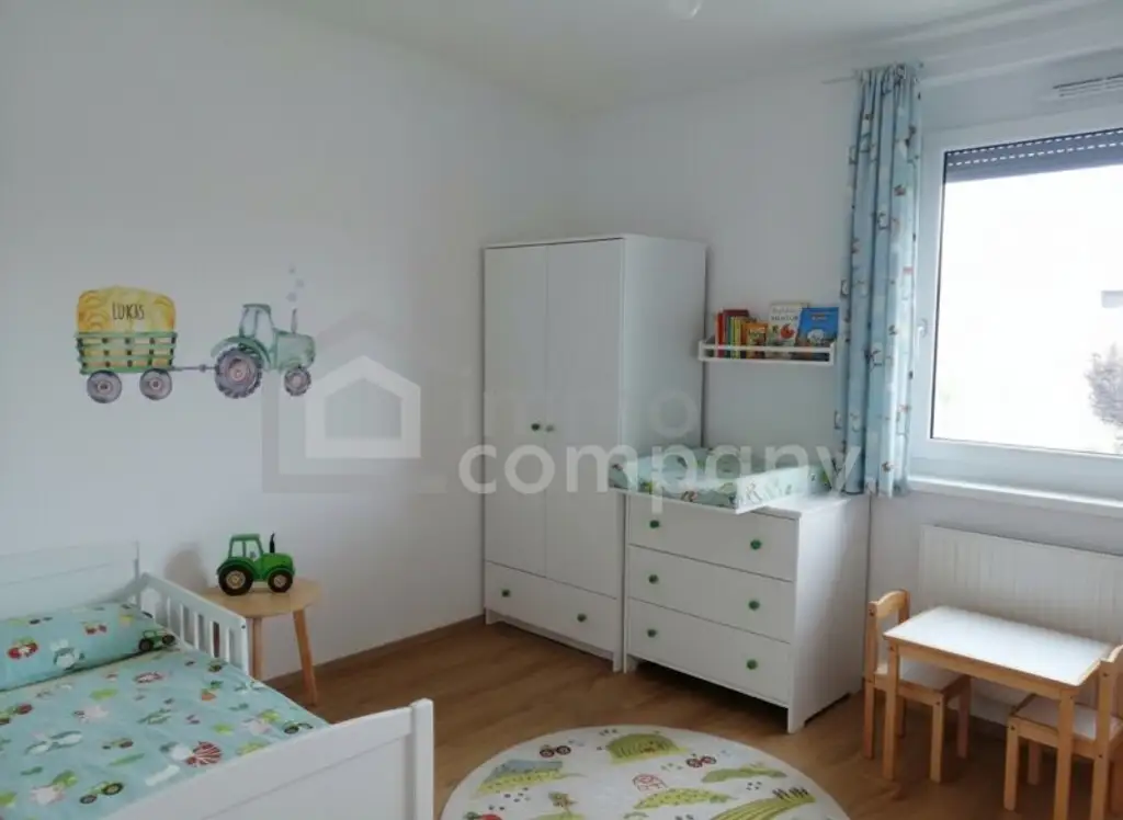 4-Zimmer-Wohnung mit SEEBLICK- Koffer packen und einziehen!