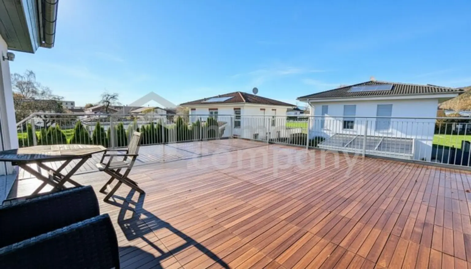 Carport-Terrasse mit Nordost-Ausrichtung ca. 55m²