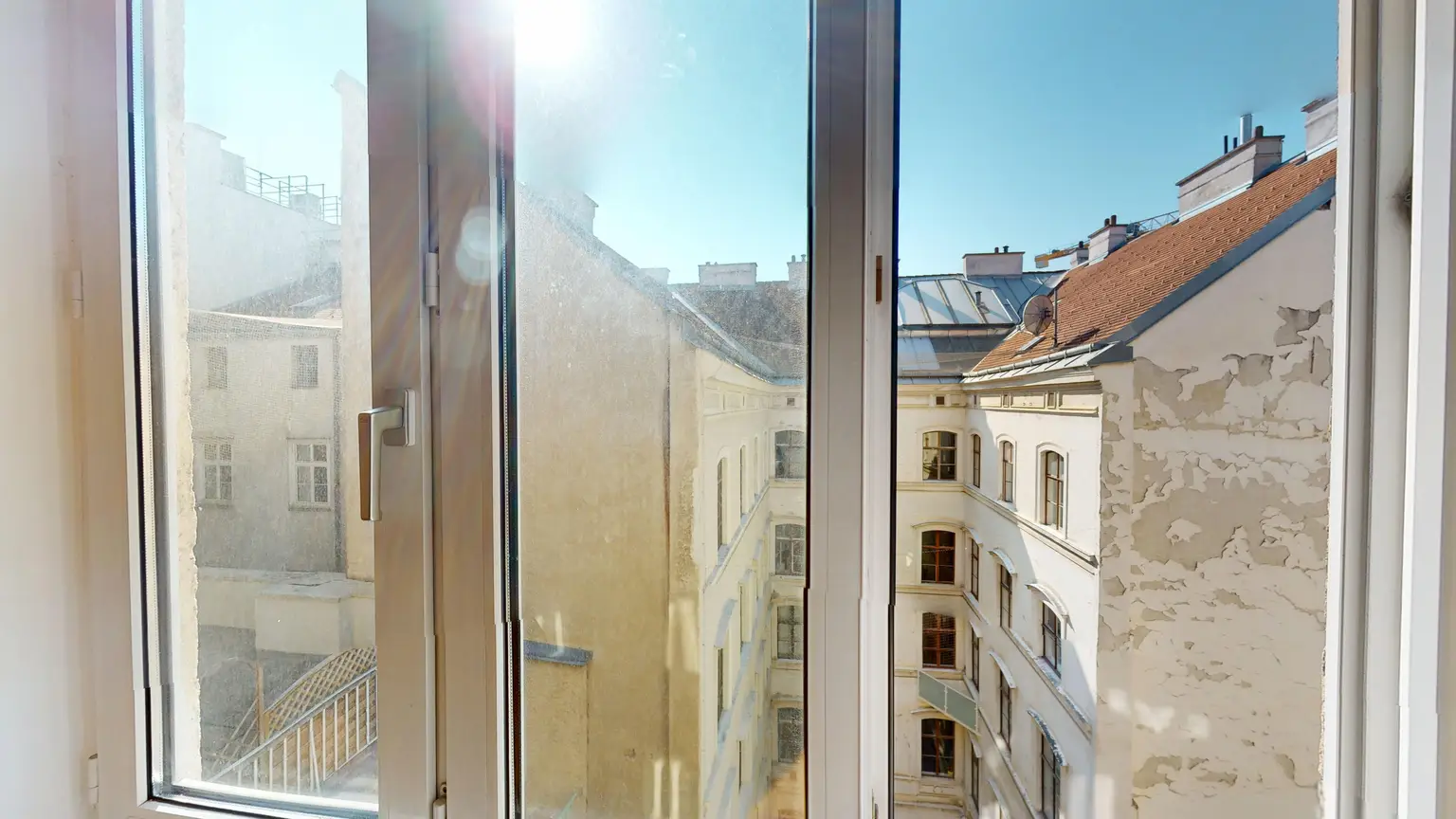 Smarte Stadtwohnung bei der Oper I Absolute Ruhelage