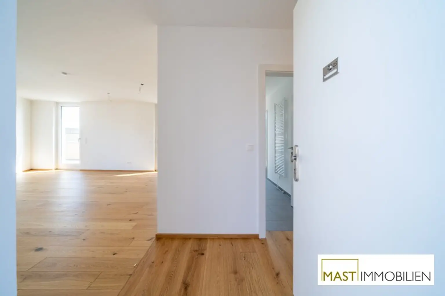 *Sommer 2025* Rund 180 qm Freifläche und Blick auf den See bei dieser exklusiven Dachgeschosswohnung!