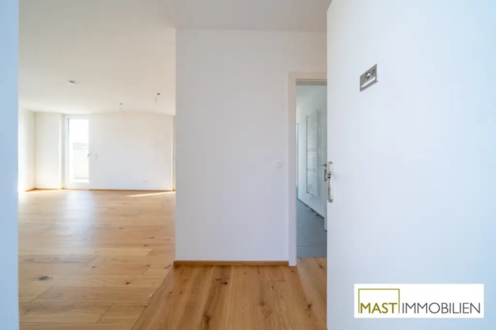 *Sommer 2025* Rund 180 qm Freifläche und Blick auf den See bei dieser exklusiven Dachgeschosswohnung!