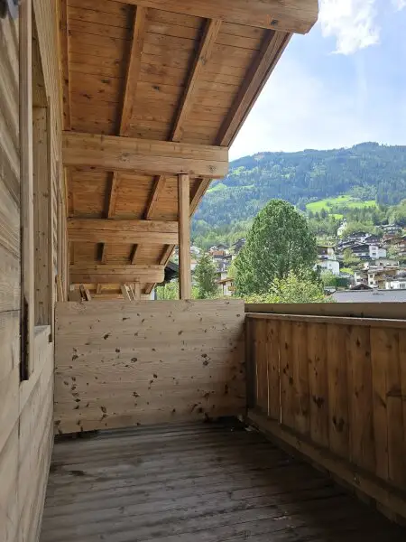 Fügen - großzügige 4 Zimmerwohnung im Dornröschenschlaf