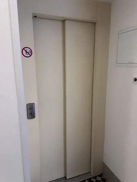 TOLLER ALTBAU - SCHÖNE WOHNUNG IM ALTWIENER STIL - ZUM SANIEREN