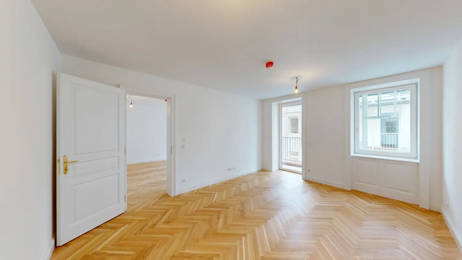 Drei Zimmerwohnung mit Balkon im sanierten Wiener Altbau