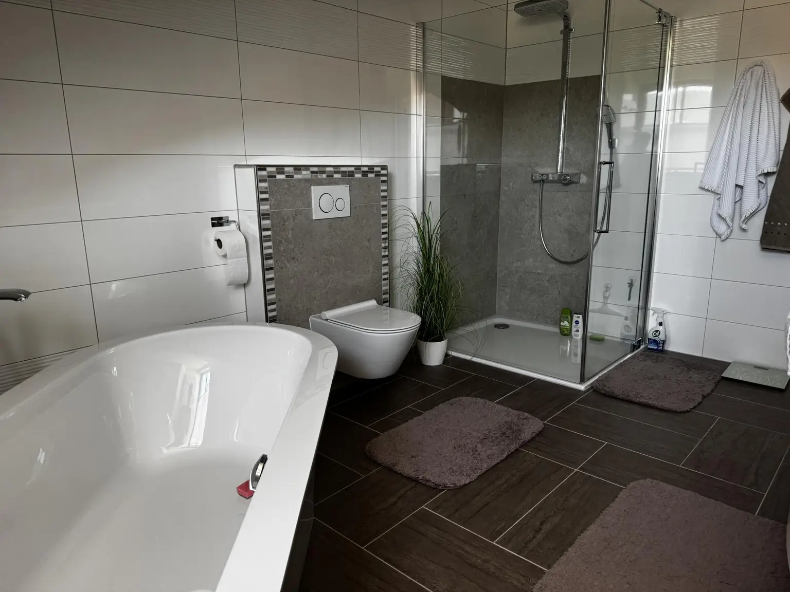 Ein ZUHAUSE zum Verlieben! Doppelhaushälfte mit Pooloase und ausgezeichneter Infrastruktur