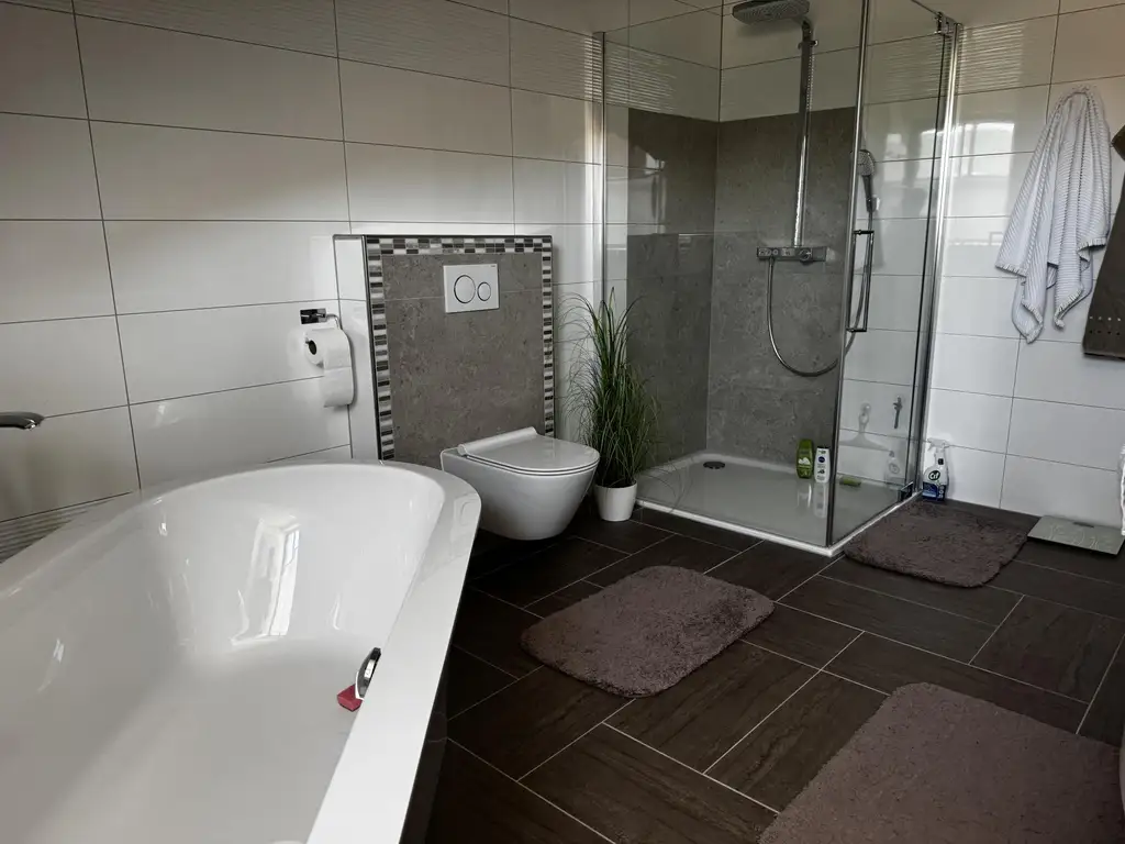 Ein ZUHAUSE zum Verlieben! Doppelhaushälfte mit Pooloase und ausgezeichneter Infrastruktur