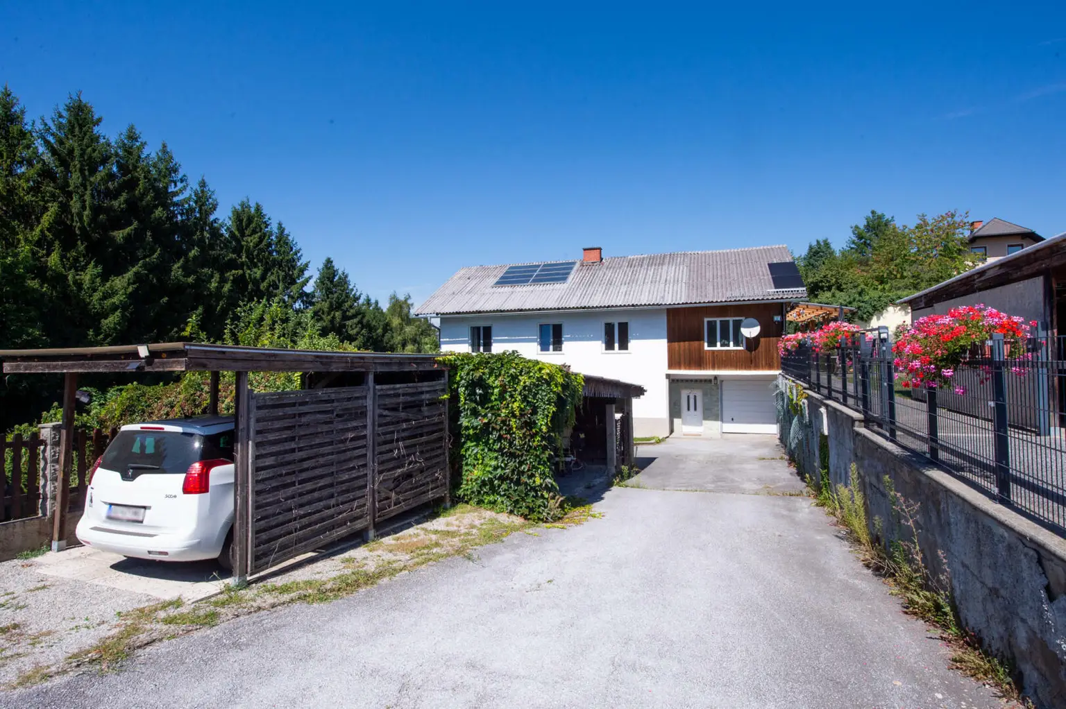 Laßnitzhöhe: Grundstück im Wert von € 430.000 + 509 m² Haus – alles zusammen nur € 595.000! Haus fast geschenkt!