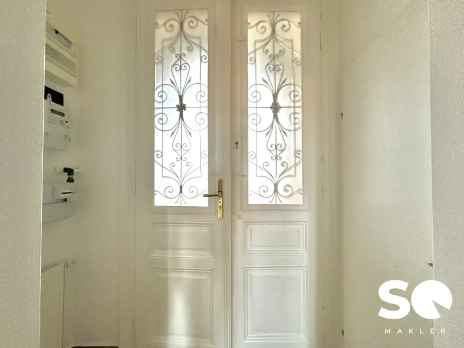 #SQ -  PROVISIONSFREI! ATTRAKTIVE ALTBAUWOHNUNG IN TOPLAGE VON SIMMERING - FRISCH SANIERT