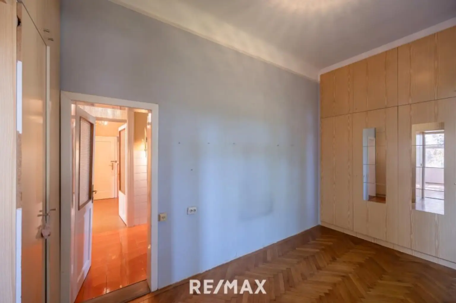 WOHNUNG IN ALTBAU-VILLA | EIGENGARTEN | SANIERUNGSBEDÜRFTIGES JUWEL