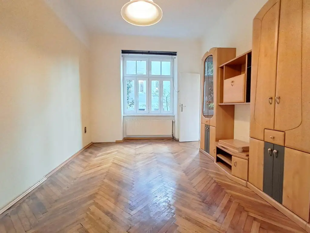 Altbau-Charme mit Potenzial – 4 Zimmer in Wien-Penzing