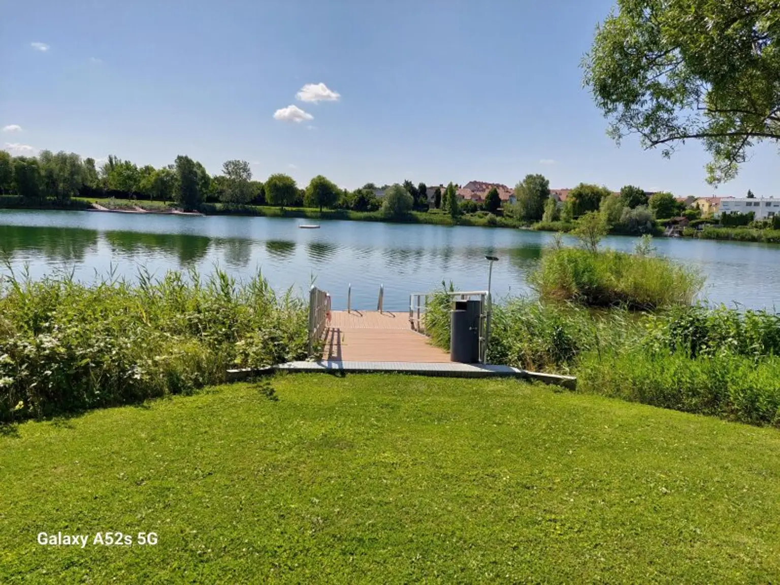 Traumhafte Gartenwohnung in Vösendorf: 81m², Terrasse, Stellplatz und sitzen in Grünen!