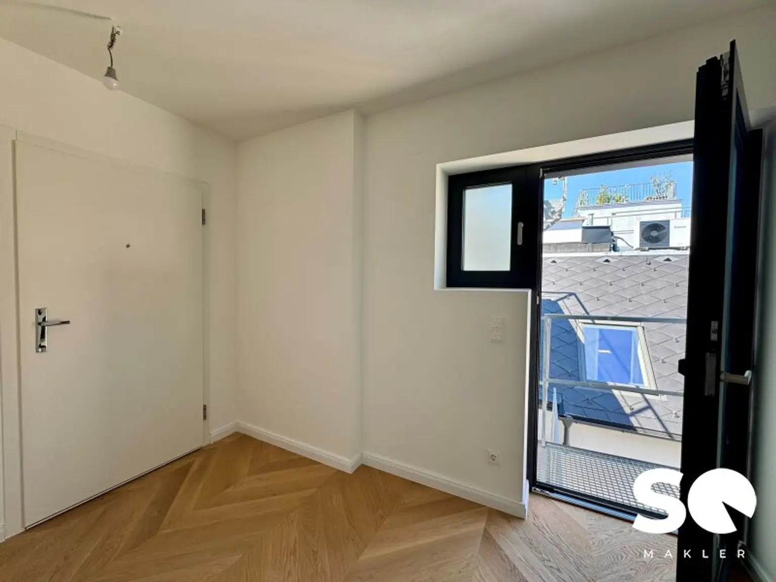 #SQ - ERSTBEZUG: LICHTDURCHFLUTETE 3-ZIMMER-DACHGESCHOSSWOHNUNG NÄHE SCHÖNBRUNN