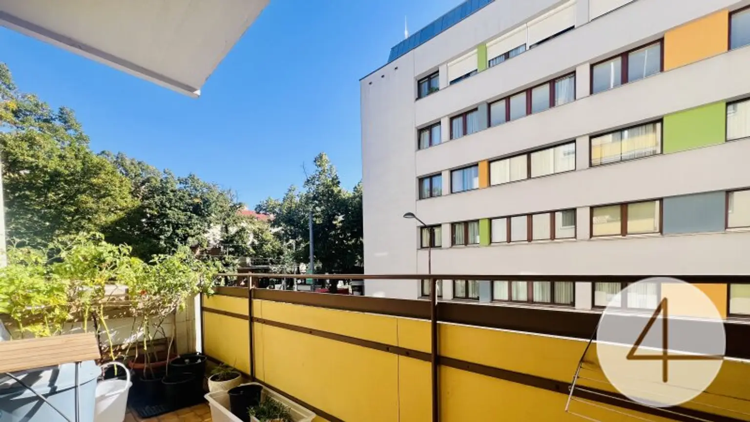U4 in 4 Gehminuten - sonnigen Balkon - Seitenstraße Ruhelage - Außenliegender Sonnenschutz - beste Infrastruktur