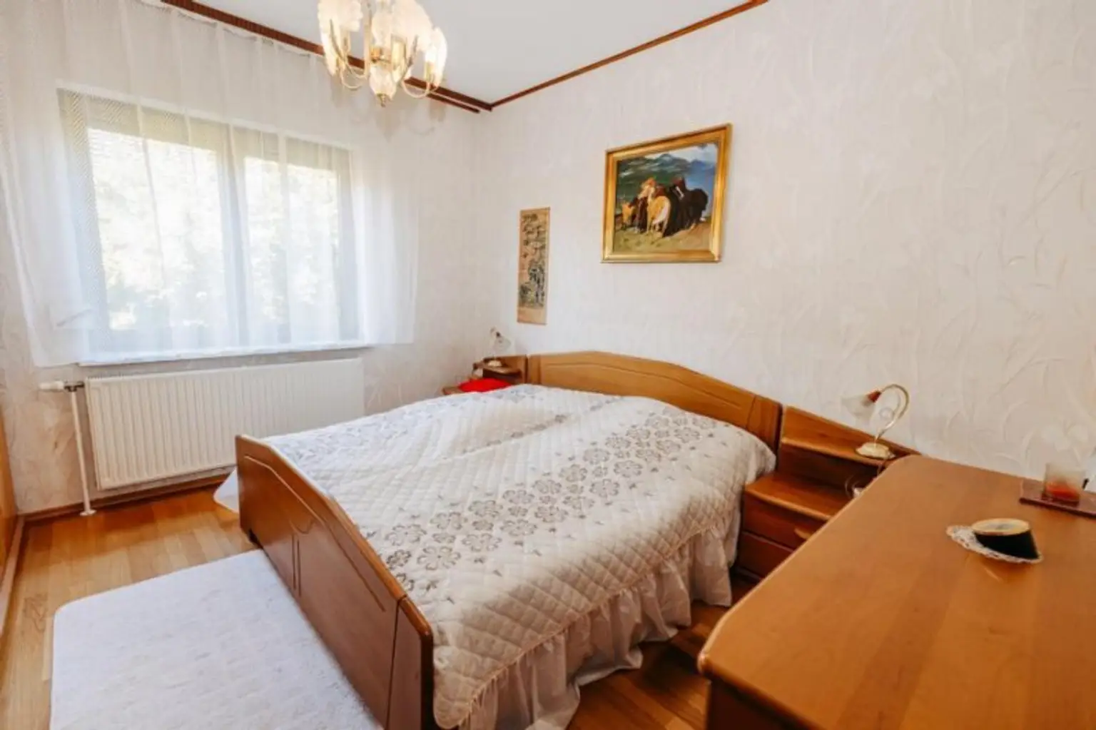 Elegantes, gepflegtes Einfamilienhaus mit Garage und uneinsehbarem Garten, Altbaumbestand