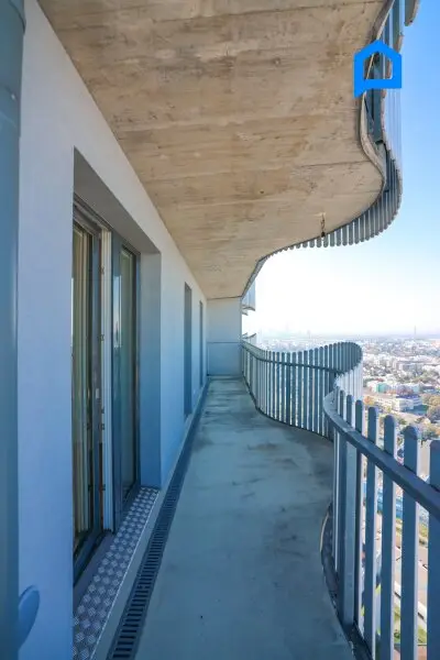 * CITY GATE TOWER * Weitblick über Wien * helle 3 Zimmer * große Loggia* Balkon* Top Küche* Klimaanlage *